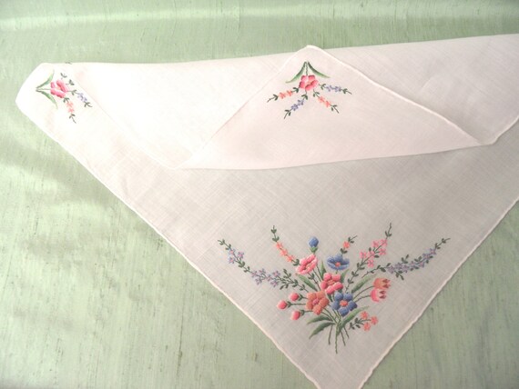 Embroidered floral handkerchief / vintage hankie / four corner | Etsy
