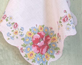 Shades of pink floral handkerchief / vintage hankie with scalloped edge