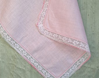 Lace edged pink linen handkerchief / vintage hankie