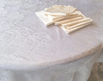 Asian tablecloth with 8 napkins / vintage w tatted edge; 51" x 68-1/2"