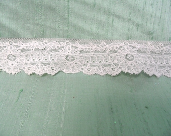 2.5 yards of beige lace yardage / vintage net border edge lace 1.25" trim