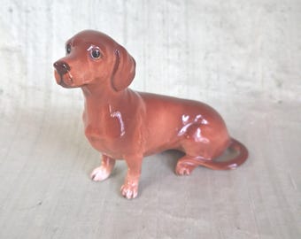 Dachshund dog figurine / vintage, ceramic