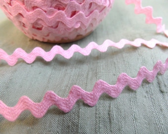 25 yards of narrow pink rick rack sewing trim / vintage 1/4 inch baby rickrack