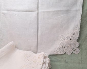 15 ivory linen napkins with lace corners / vintage napkin set