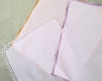 3 tatted edge handkerchiefs / vintage linen hankies
