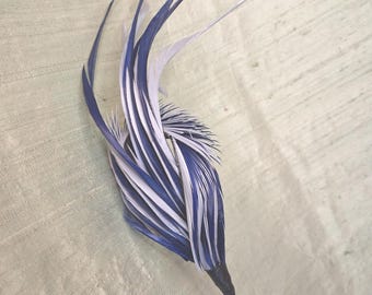 Shades of blue feather accent piece / vintage hat fascinator ornament / plumes