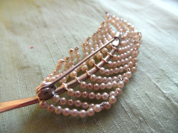 Faux pearl leaf pin brooch / vintage leaf jewelry - image 6