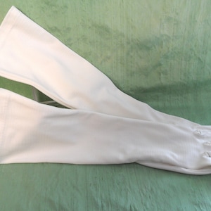 White nylon mid length women&#39;s gloves / vintage textured / size 6  1/2 , 15 inch  white wedding