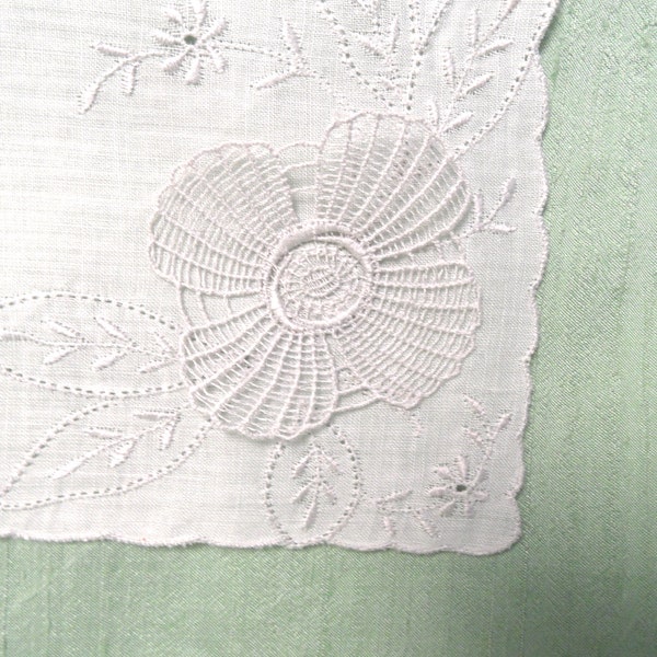 Dainty and small 3D floral handkerchief / vintage