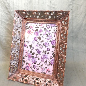 Filigree standing metal picture frame / vintage 4.5&quot; x 6.5&quot; image, goldtone embossed picture frame w flared border