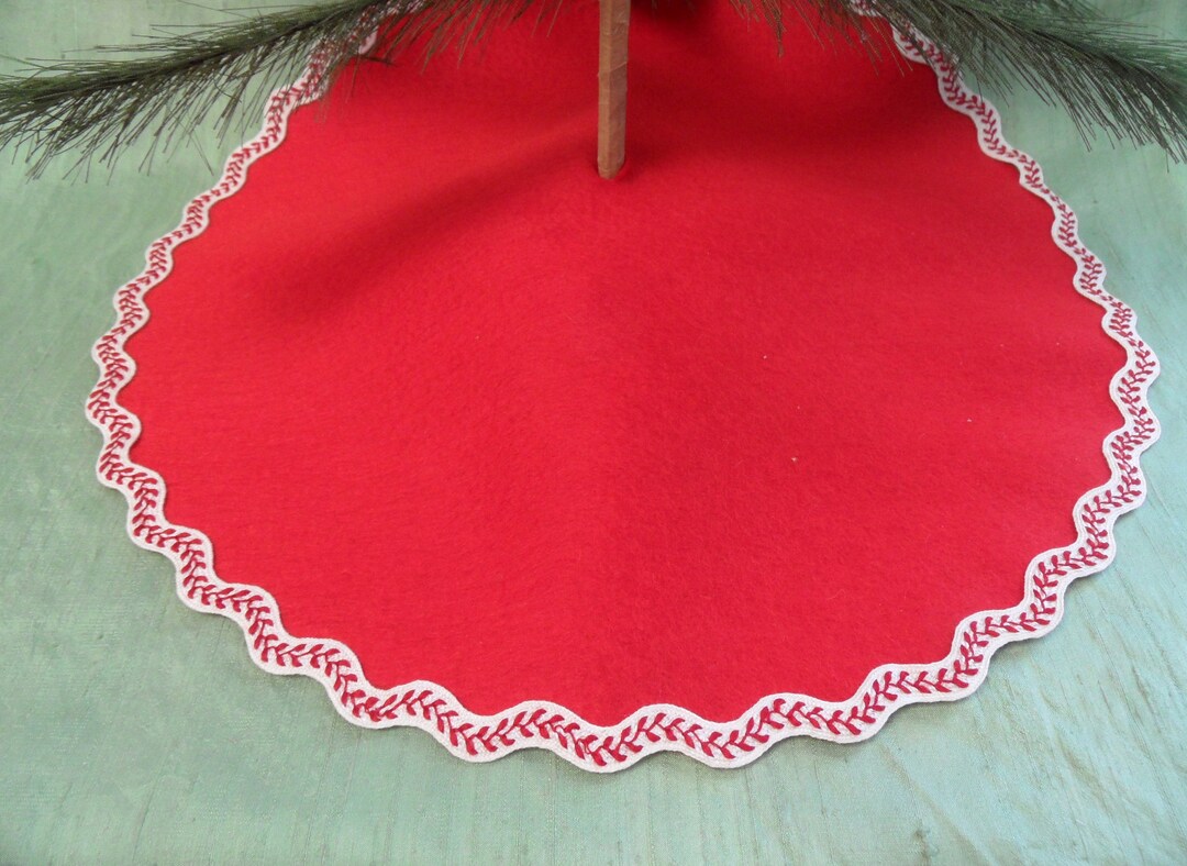 Red Felt Tree Skirt 
