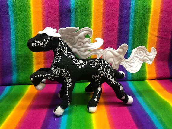 Sleipnir Odins Wodans des Allvaters 8-beiniges Pferd Steed Fleece Figur  Puppe Stofftier Stofftier