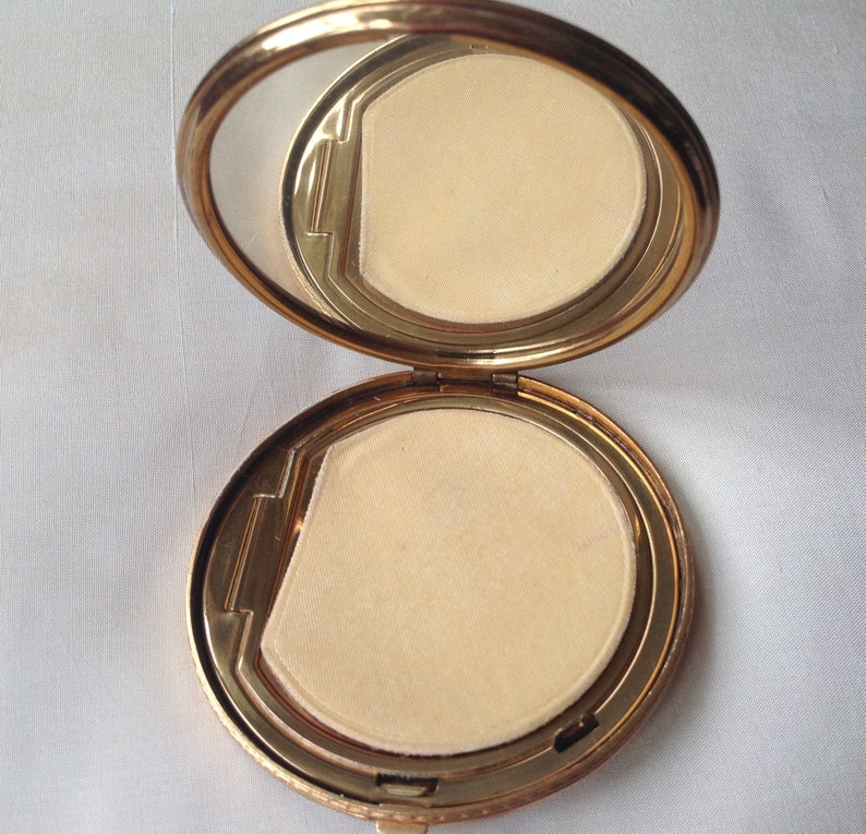 Wonderful Japanese Cloisonn\u00e9 enamel powder Compact unused