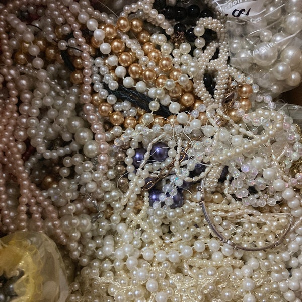 10% code** 1+ lb BROKEN bulk pearl jewelry mixed lot | JUNK/BROKEN | Grab Bag | Costume | Crafters | Crafting | Resell | Vintage to Mod