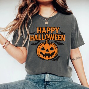 Halloween Pumpkin T-Shirt, Jack-o-Lantern Shirt, Unisex Tee, Spooky Vibes, Fall Fashion, Costume Party, Autumn Celebration, Casual Wear