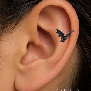 Bat Labret Stud, Flying Bat Titanium Flat Back Earring, Bat Cartilage Piercing, Halloween Helix Tragus Conch Jewelry, Back or Gold options.