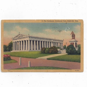Pocztówka lniana z 1954 r. przedstawiająca Partenon, Centennial Park, Nashville, wysłana ze znaczkiem o wartości 2 centów, z wiadomością, pamiątką z podróży,