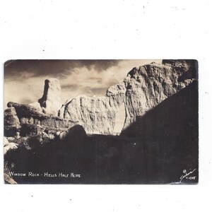 1930-40s Real Photo Postcard of Window Rock, Hells Half Acre, Casper, Wyoming, Unposted, Souvenir de voyage,