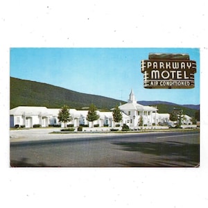 Carte postale des années 1950 de Parkway Motel, Roanoke, Virginie, Non postée, At Blue Ridge Parkway, Souvenir de voyage vintage Éphémère