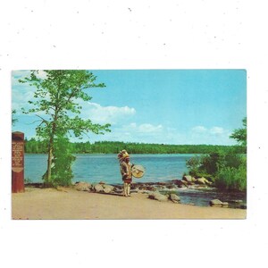 Pełna pocztówka z indiańskim wodzem, Itasca State Park, Minnesota, opublikowana w 1964 r. z wiadomością, znaczek 4-centowy, źródła rzeki Missisipi