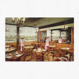 Jaren 1960 Hilltop House Restaurant Ansichtkaart in Omaha, Nebraska, Unposted, Inside View US 6 30 92 275, AAA, Duncan Hines, Red Rooster Lounge