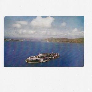 Cartão postal dos anos 50 da Ilha Prisão de Alcatraz, The Rock, Baía de São Francisco, Califórnia, Não postado, Lembrança de viagem, Fundo da Ponte Golden Gate