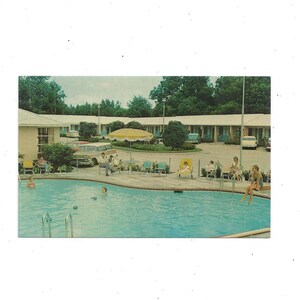 Carte postale Ashley Oaks Motel des années 1950, Valdosta, Géorgie, Dexter Photo Services, Non posté, Vieilles voitures, Souvenir de voyage