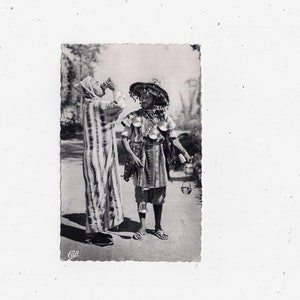 Carte postale en photo réelle du début des années 1900 du Porteur d’eau ou porteur d’eau, localisation inconnue, 3,5 x 5,5 in. Publié par la Compagnie Alsaciennedes, CAP