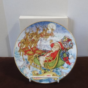1993 AVON Christmas Plate, Special Delivery with Boxes, Peggy Toole Art, 22K Gold Trim, 8 Inch Diameter, Not for Food, Upcycle Decor, Santa