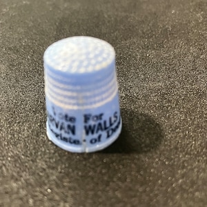 Vintage Political Advertising Thimble, Garvan Walls for Register of Deeds, 1950s to 1960s, Oliver Springs, Tennessee, Blue Plastic