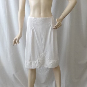1960s Half Slip in White Nylon by Skirt Savor, Beverly Vogue, 4 In. Lace Trim, Side Zipper, Size 34, Vintage Lingerie, Clothing