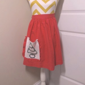 1970s Vintage Christmas Apron in Red Cotton with Pocket Christmas Tree Detail, Vintage Christmas Kitchen Apron, Upcycle Decor Supply