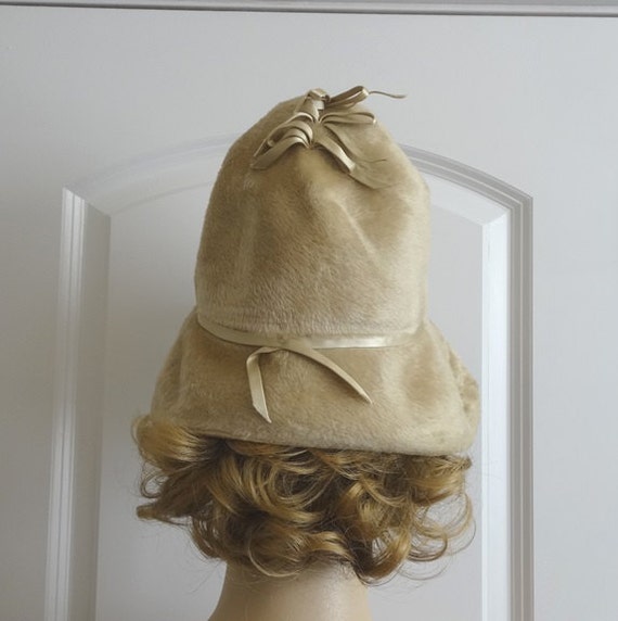 1950s Tan Felt Hat, Dajon New York, Splendide Body, Satin  display picture 1
