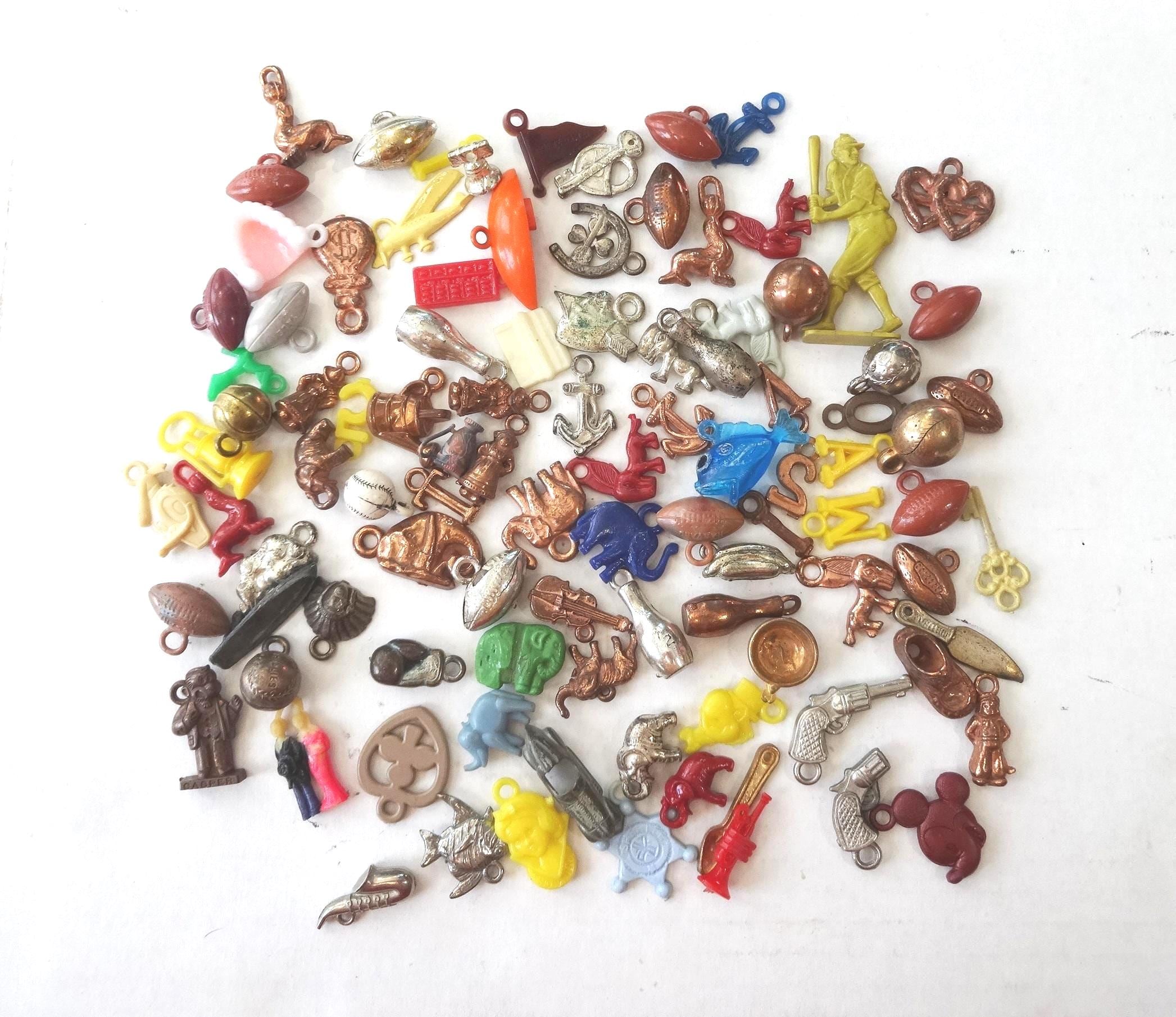 ヴィンテージvintage当時物ビッカー合金色々(年数経過品) ヴィンテージ クラッカージャックのおもちゃとその他、チャーム、1950