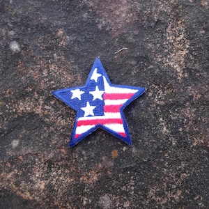 Aplique bordado de estrela com bandeira, vermelho, branco e azul, 5 cm, 4 de julho, Dia da Independência, costura doméstica, passar a ferro ou costurar. imagem 1