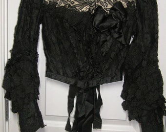 Antike viktorianische schwarze Bluse mit 4 Arten von Spitze, circa Ende 1800-Anfang 1900, schwarzer Satin & Aufenthalte, authentisches viktorianisches Kleidungsstück, Vintage