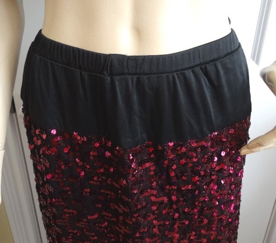 1970s Vintage Sequins Evening Skirt with Pink Seq… - image 3