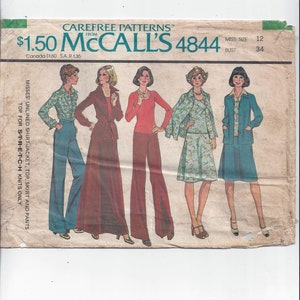 Puede incluir: Un patrón de costura para una camisa-chaqueta, una blusa, una falda y unos pantalones. El patrón es para tallas de mujeres 12-34 y es de McCall's. El patrón es solo para tejidos de punto elásticos.