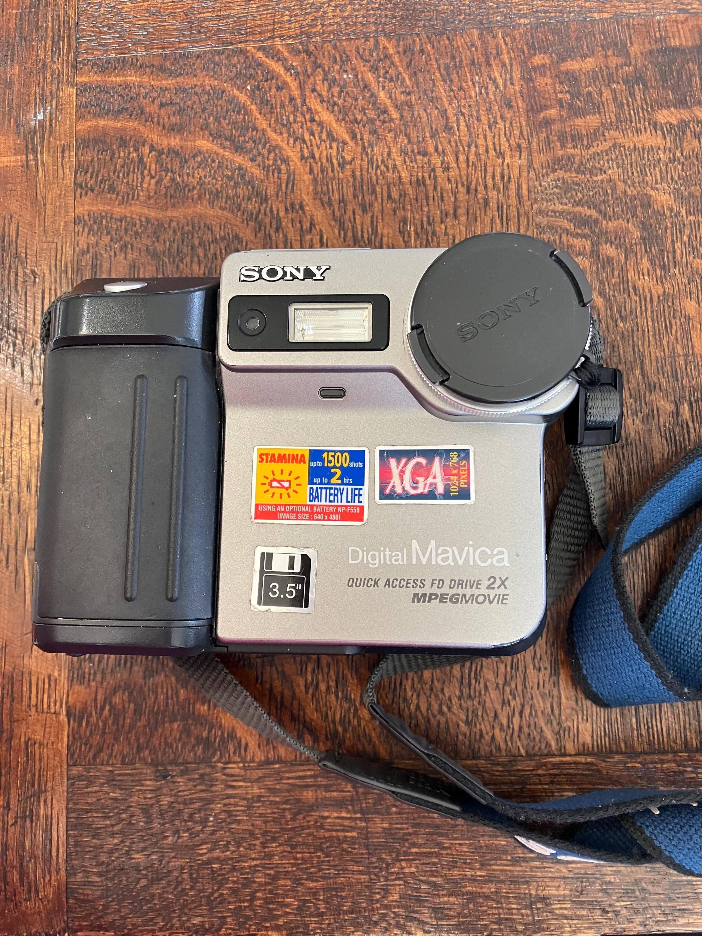 Sony Digital Mavica Camera MVC-FD81 With Strap, Charger