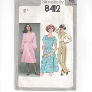 Può includere: Modello di cucito Simplicity numero 8412 per un abito con vita arricciata e una blusa a maniche lunghe. Il modello è per la taglia 12 miss.
