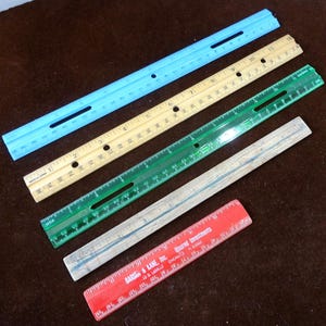 Wahl Vintage Schul- & Werbelineal, 30 cm, 25 cm, 15 cm, Holz, Kunststoff, 3 mit erhabenen Markierungen, Vintage Büro, Upcycle Versorgung