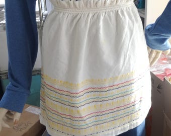 Huck Embroidered Kitchen Apron in Off-White with Rope Ties & Accent, 17.5 Inches Long, Upcycle Gift, Colorful Trim, 1 Stain, Farm Accessory