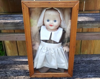 1970-80s Pilgrim Doll Under Glass in Wood Box, Black Dress, White Apron and Hat, 9.5 Inch Tall, 14.25 Inch Case, Historical Period Costume