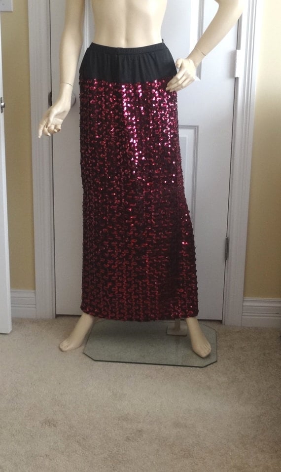 1970s Vintage Sequins Evening Skirt with Pink Seq… - image 1