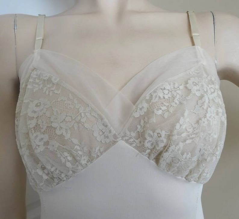 Nylon 1960s Full Slip in Beige with Lace /& Organza Trim by Van Raalte Size 32 Vintage Lingerie Clothing Whole Petticoat