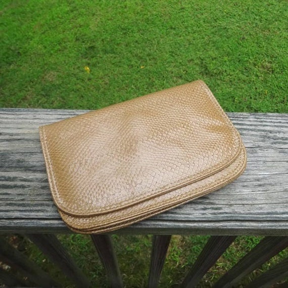 1980s Vintage Bueno Faux Snake or Alligator Clutch Bag Wallet in Tan Outside Zip Pocket 3 Inside Pockets Vintage Purse 1980s Fashion Etsy UK