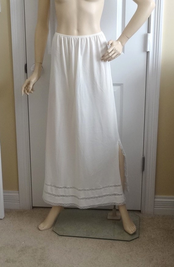 1960s Maxi Half Slip in Ivory, Waist 25 In., 3 Ro… - image 1