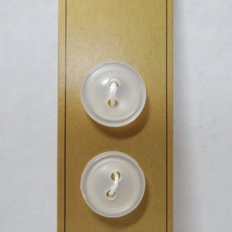 2 Holes Card of 6 12 Inch Fasteners Home Sewing Notions Craft Projects Made in Germany Style 8006 Dill Sew Through Buttons in White