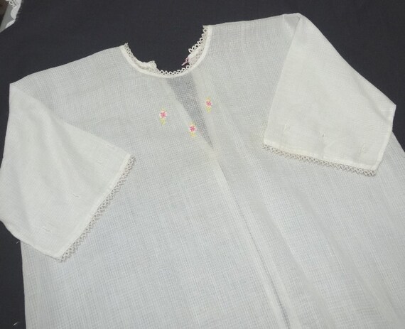 1950s Vintage Hand Made Infant Baby Dress in Whit… - image 3