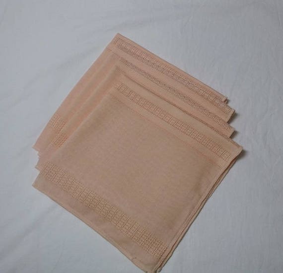 1980s Peach Colored Poly Cotton Dinner Napkins Set of Four
